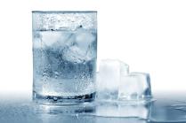 Zašto nije dobro piti ledenu vodu?